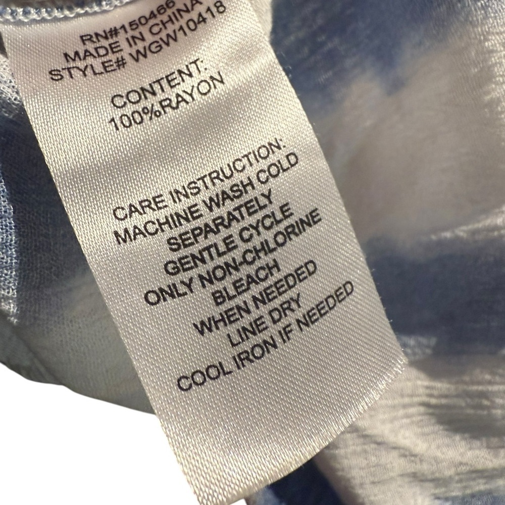 Market & Spruce Blue and White Wrap Tank Top - Picture 4 of 6
